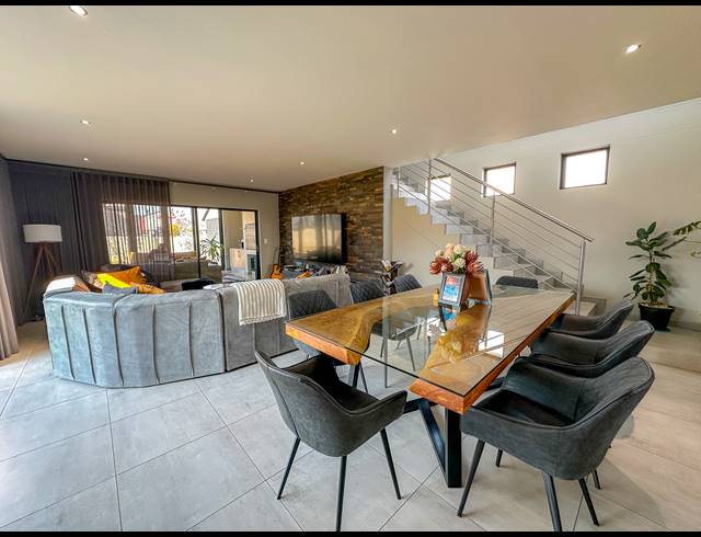 4 BEDROOM HOUSE FOR SALE IN MIDSTREAM MEADOWS